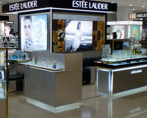 perfume-counter-display-814x1000